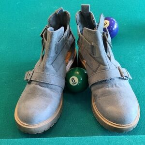 Qupid Women's Buckle Boots.             MAKE AN OFFER